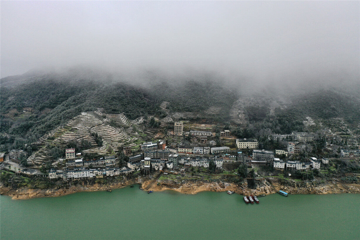 潭岭天湖下雪图片