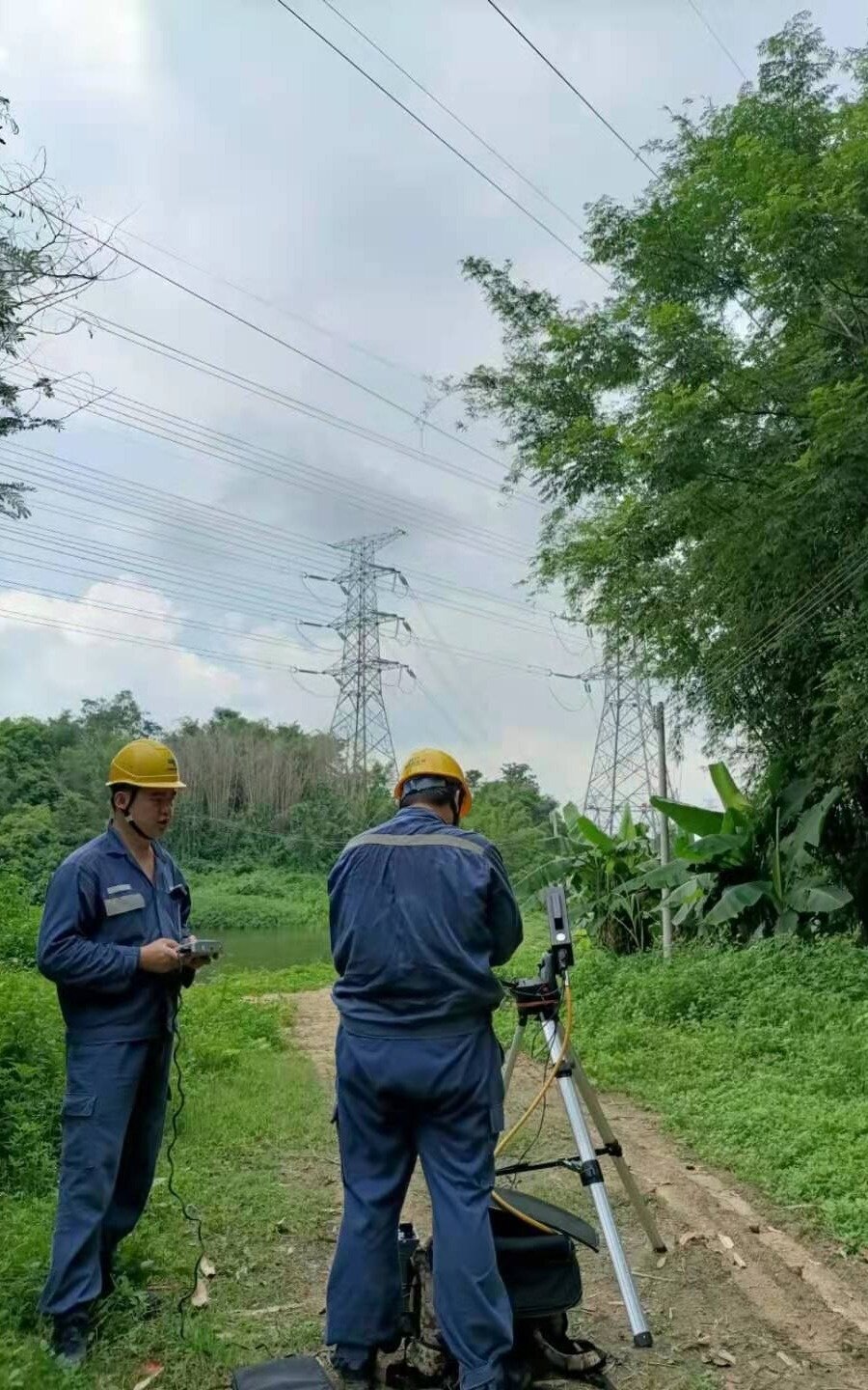 清遠供電局防汛響應提升至Ⅱ級全力應戰十年最強龍舟水清遠日報清遠